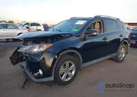 2015 Toyota Rav4 Xle z USA, uszkodzony, nr VIN 2T3WFREV7FW193558